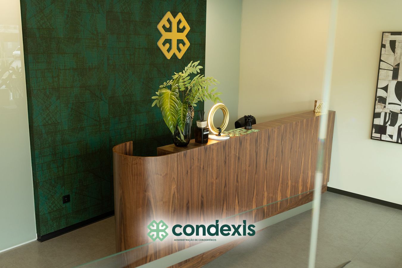 Interior da loja CONDEXIS – ADMINISTRAÇÃO DE CONDOMÍNIOS